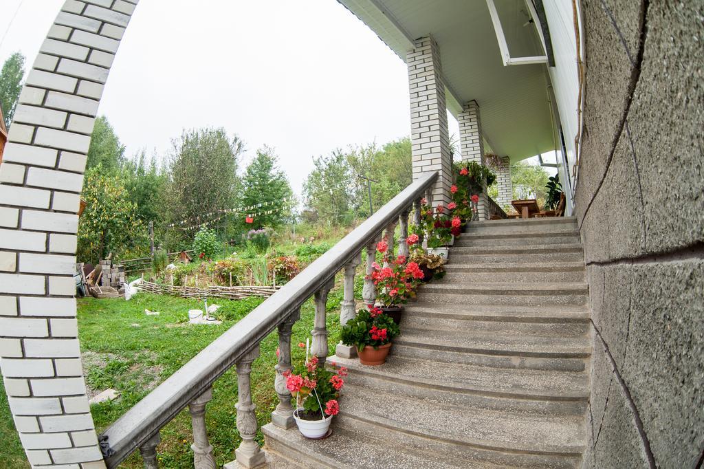 Gazdіvska Hata Guest House Yaremche Oda fotoğraf